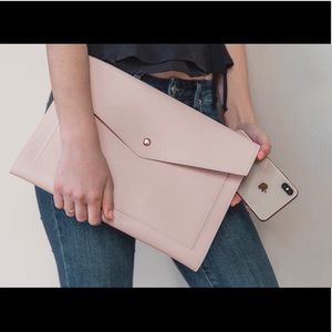 Glass Ladder & Co Megan Portfolio in Blush Pink